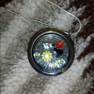 Floating charm lockets